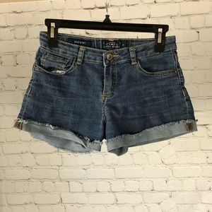 SHORTS - Girls Lucky Brand Riley Stretch Shorts. Size 12 in Girls.